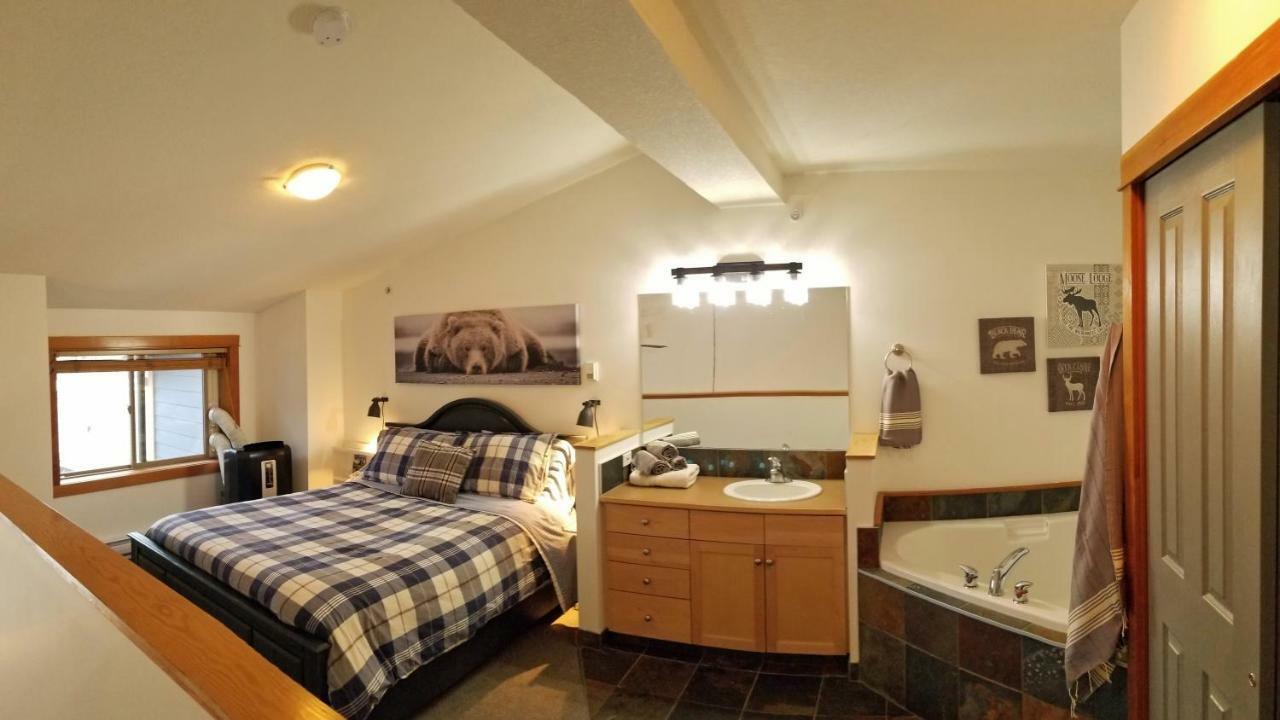 Downtown Loft, Mountain Views, Fireplace, Couple'S Retreat, Walker'S Paradise Canmore Exteriér fotografie